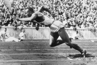 Jesse Owens : Le premier athlète noir de renommée mondiale