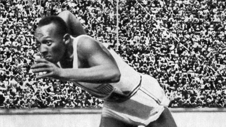 Jesse Owens, le sprinteur qui fit vaciller Hitler