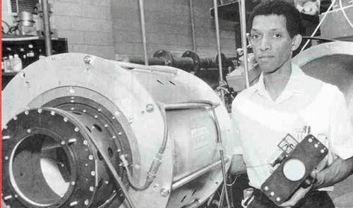 George R. Carruthers et le développement de la caméra spectrographe ultraviolet