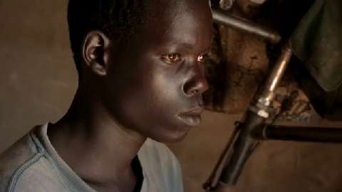Vidéo : Un sourd en Ouganda communique pour la première fois !
