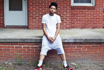 J. Cole débute en tête des ventes hip hop avec « 2014 Forrest Hills Drive »