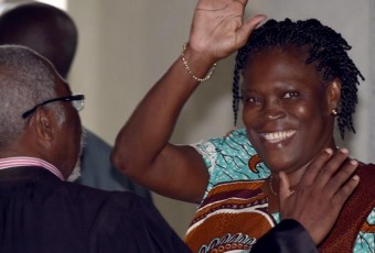 Côte d’Ivoire : Jugée à Abidjan, Simone Gbagbo accuse la France d’ingérence