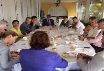 Martinique: Une photo des chefs locaux des services de l’Etat, tous Blancs, indigne