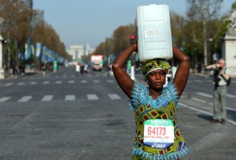 Quand le Marathon de Paris devient un lieu de revendication