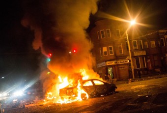 Etats-Unis : La mort d’un jeune homme noir après une arrestation musclée plonge Baltimore dans le chaos