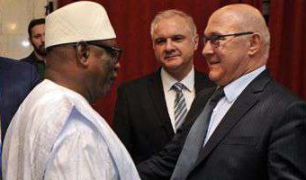 La France annule la dette du Mali