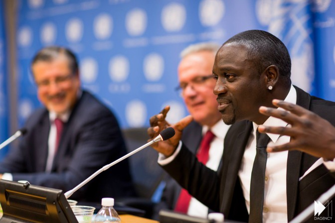 Akon ouvrira un centre de formation à l’énergie solaire au Mali