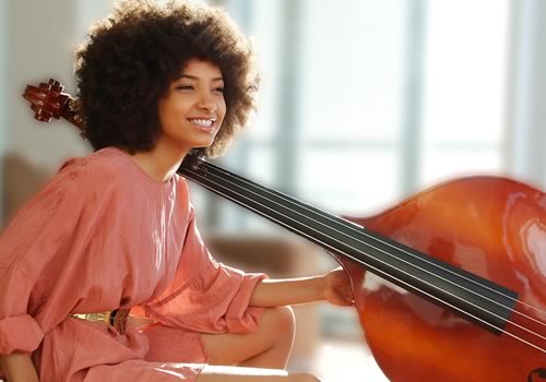 10 célébrités qui portent fièrement leurs cheveux naturels