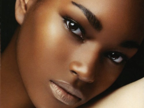 7 erreurs à ne plus faire sur ses sourcils
