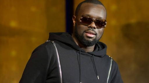 Maître Gims domine les librairies françaises avec son autobiographie