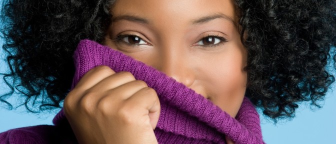 3 étapes pour prendre soin de ses cheveux naturels en hiver