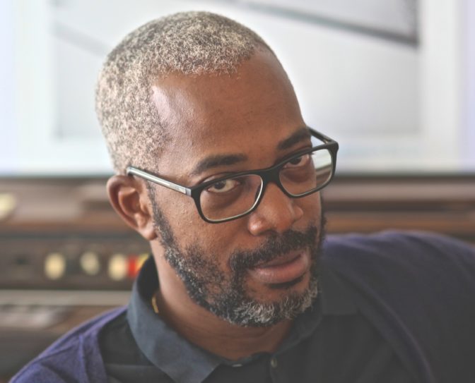 Faire de la fiction autrement: entretien avec Harold Varango, créateur de la série Persuasif
