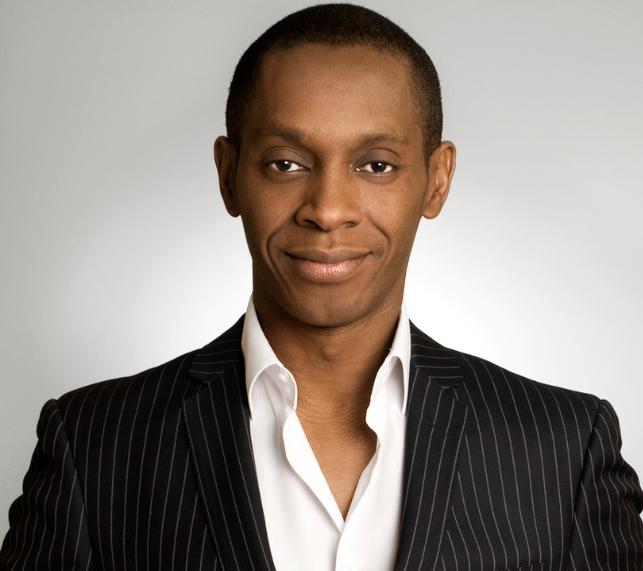 Claudy Siar animateur de « The Voice Afrique francophone » !