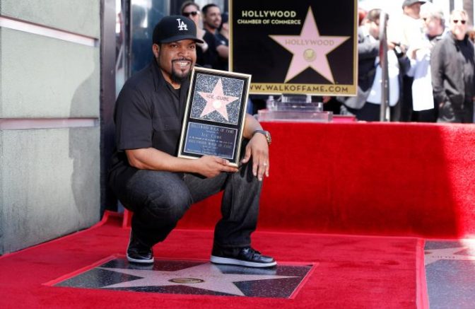 Ice Cube reçoit son étoile sur Hollywood Boulevard