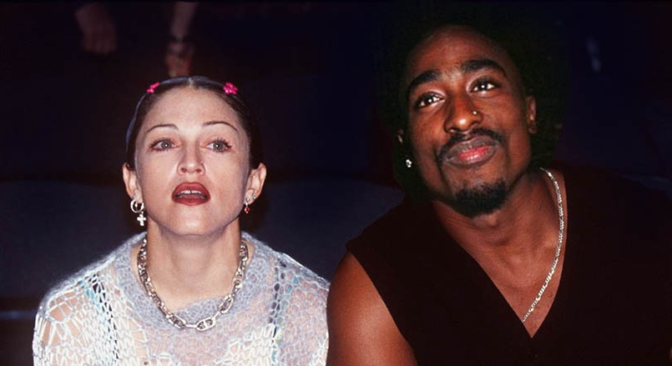 En relation intime avec Madonna, 2Pac l’aurait quittée à cause de sa couleur de peau