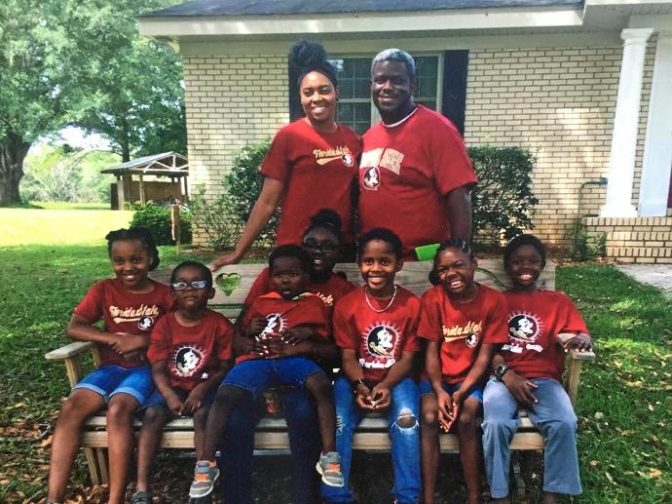 USA : Un couple adopte sept frères et soeurs jusqu’alors séparés dans des familles d’accueil