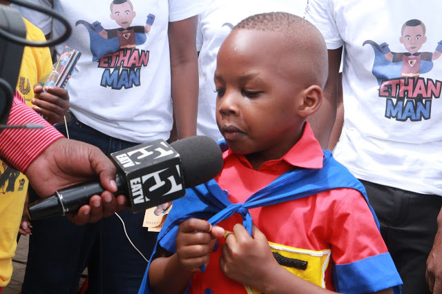 A six ans, ce petit génie tanzanien a créé Ethanman, un jeu vidéo d’apprentissage