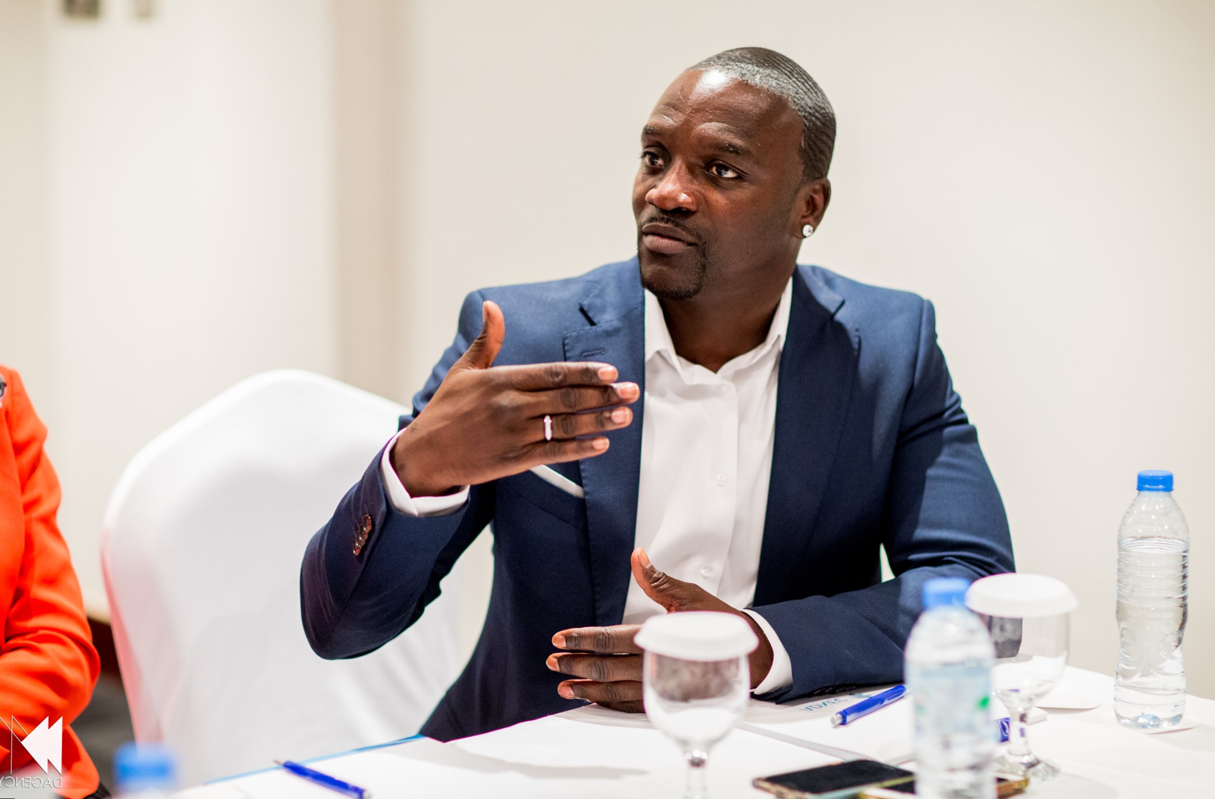 Akon investit 50 millions de dollars pour électrifier le Mozambique