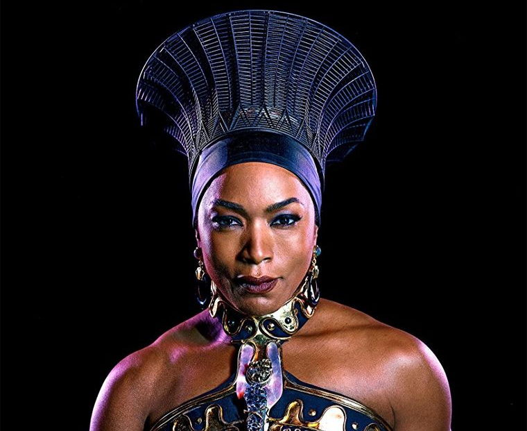 La reine Ramonda, matriarche du Wakanda