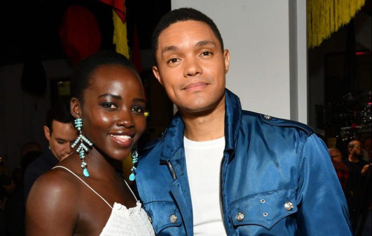 Lupita Nyong’o jouera dans « Born A Crime » la comédie autobiographique de Trevor Noah