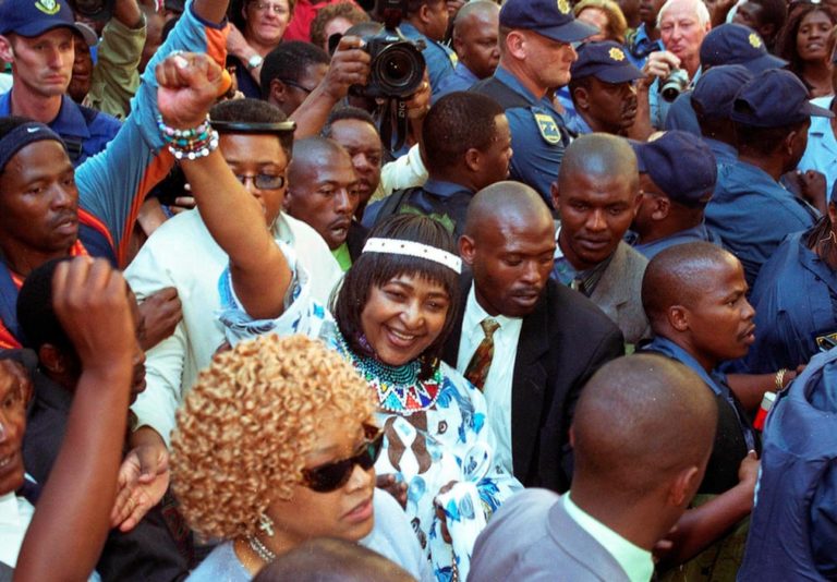 Des Vies De Combat Femmes Noires Et Libres Winnie Mandela: 60 ans de vie et de combats en images