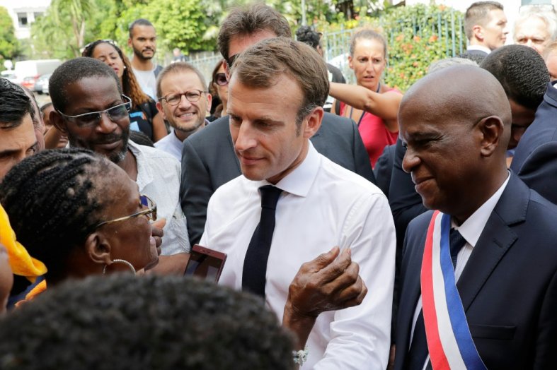 Chlordécone: Macron admet un « scandale environnemental »