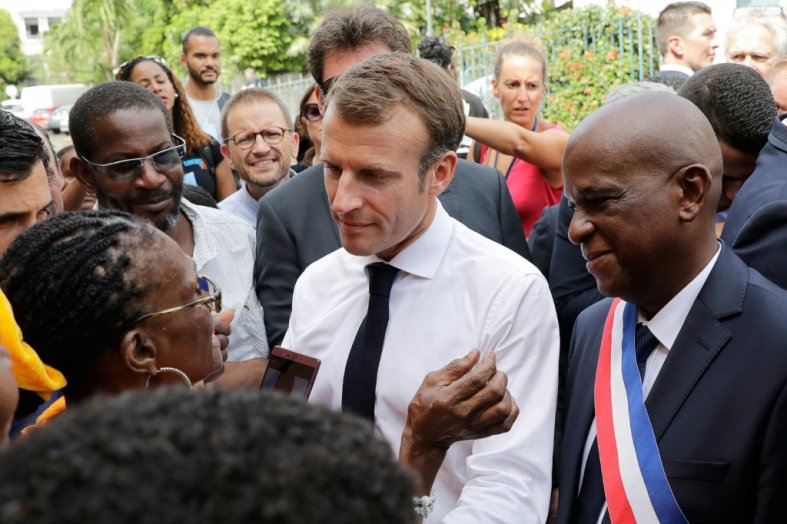 Chlordécone: Macron admet un « scandale environnemental »