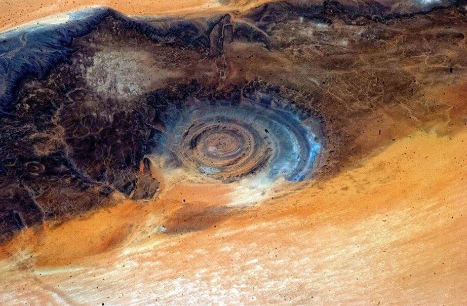 L’incroyable « œil de l’Afrique » au cœur du Sahara