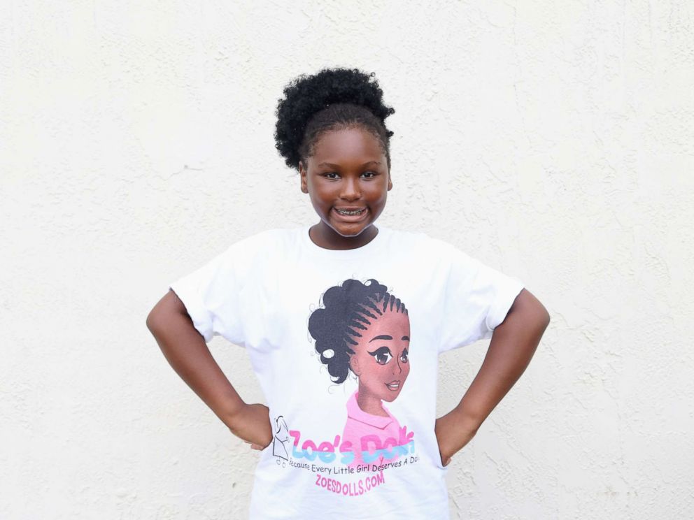 A 11 ans, elle crée “Zoe’s Dolls” et offre 20 000 poupées noires aux plus démunis