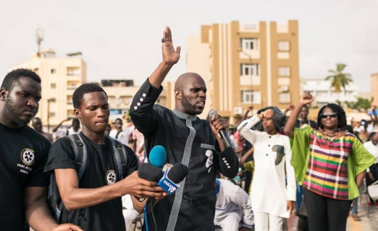 Kemi Seba initie les « Procès du Peuple contre la Françafrique »