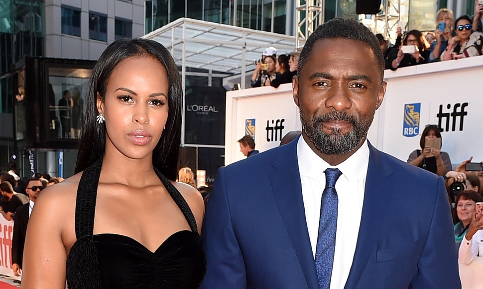 Idris Elba est l'homme "le plus sexy au monde" Idris Elba est l'homme "le plus sexy au monde"
