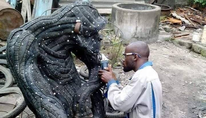 Cet artiste créé des sculptures à partir de pneus