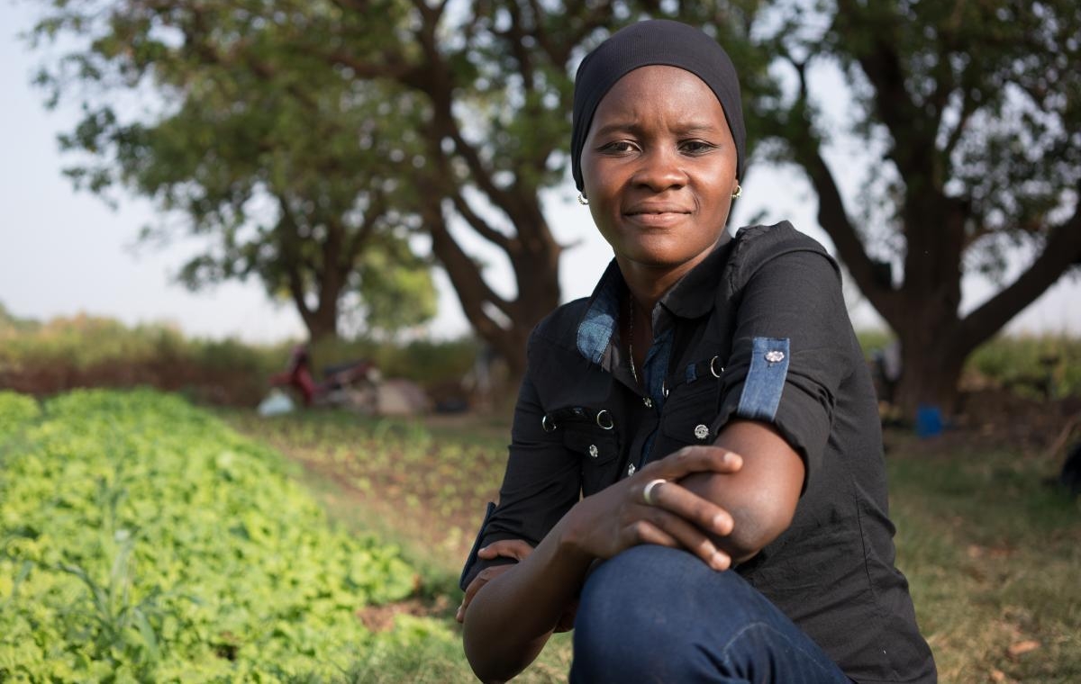 Cette Nigérienne transforme des plantes nuisibles en gaz naturel