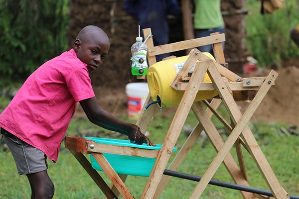 A 9 ans, il crée une machine pour le lavage de mains anti-Covid-19