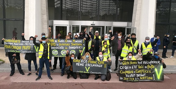 Urgences Panafricanistes et des Gilets Jaunes font une descente chez Bolloré