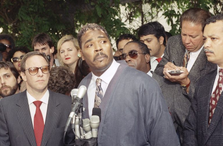 Qui est Rodney King, Afro-américain passé à tabac par des policiers ?