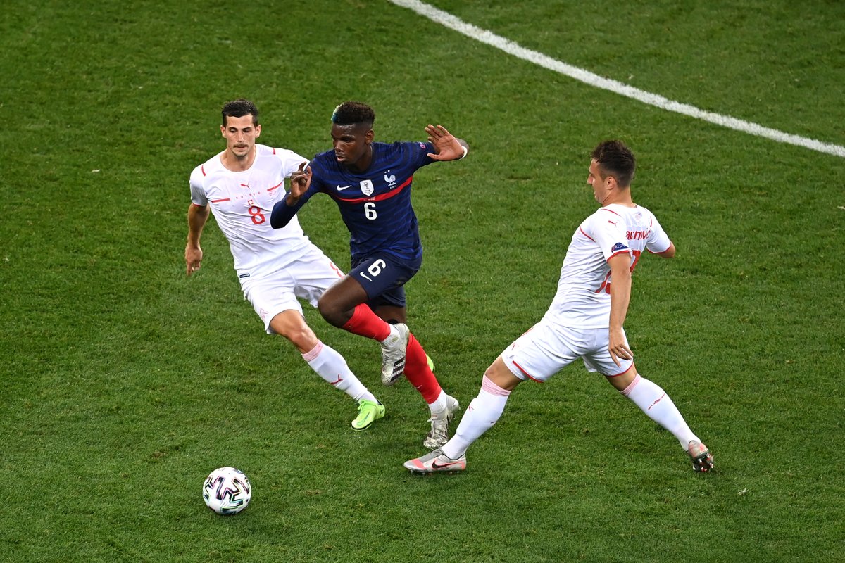 PAUL POGBA CE TIR PAR LA GRANDE PORTE