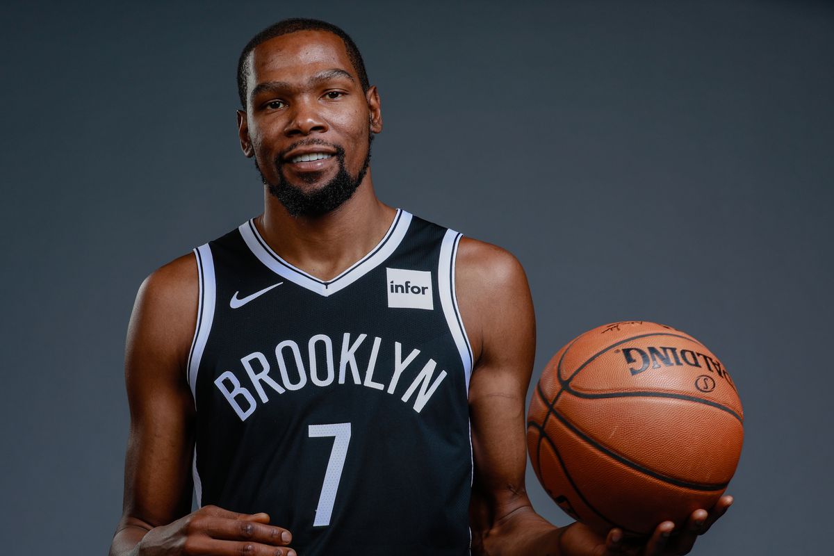 KEVIN DURANT ET BROOKLYN FONT DANSER GIANNIS ANTETOKOÚNMPO