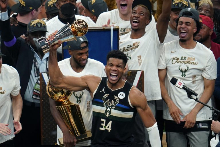 Antetokounmpo: The greek freak champion NBA 2020–2021!