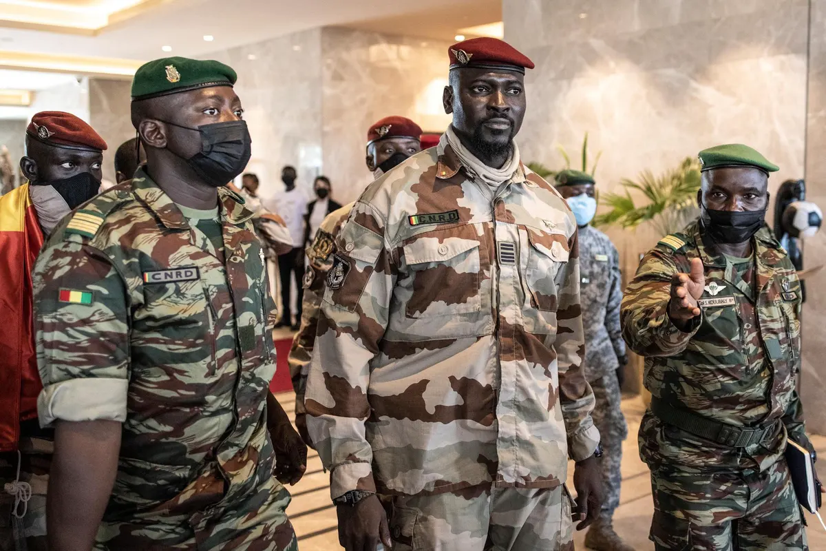 Autodétermination africaine : le président Mamadi Doumbouya impose l’industrialisation de la Guinée aux multinationales étrangères