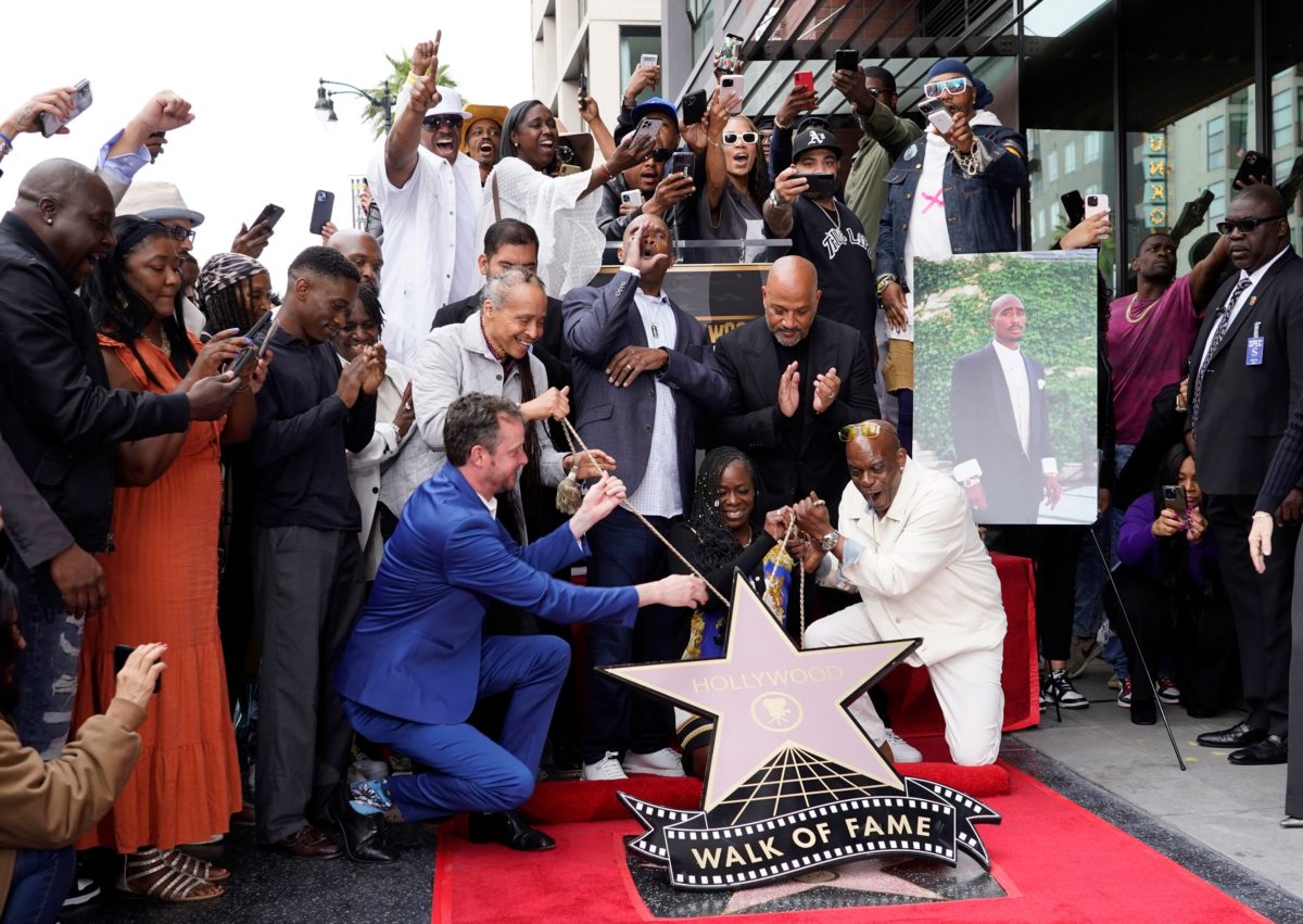 Tupac Shakur, a été honorée par une étoile sur le célèbre Walk of Fame d’Hollywood