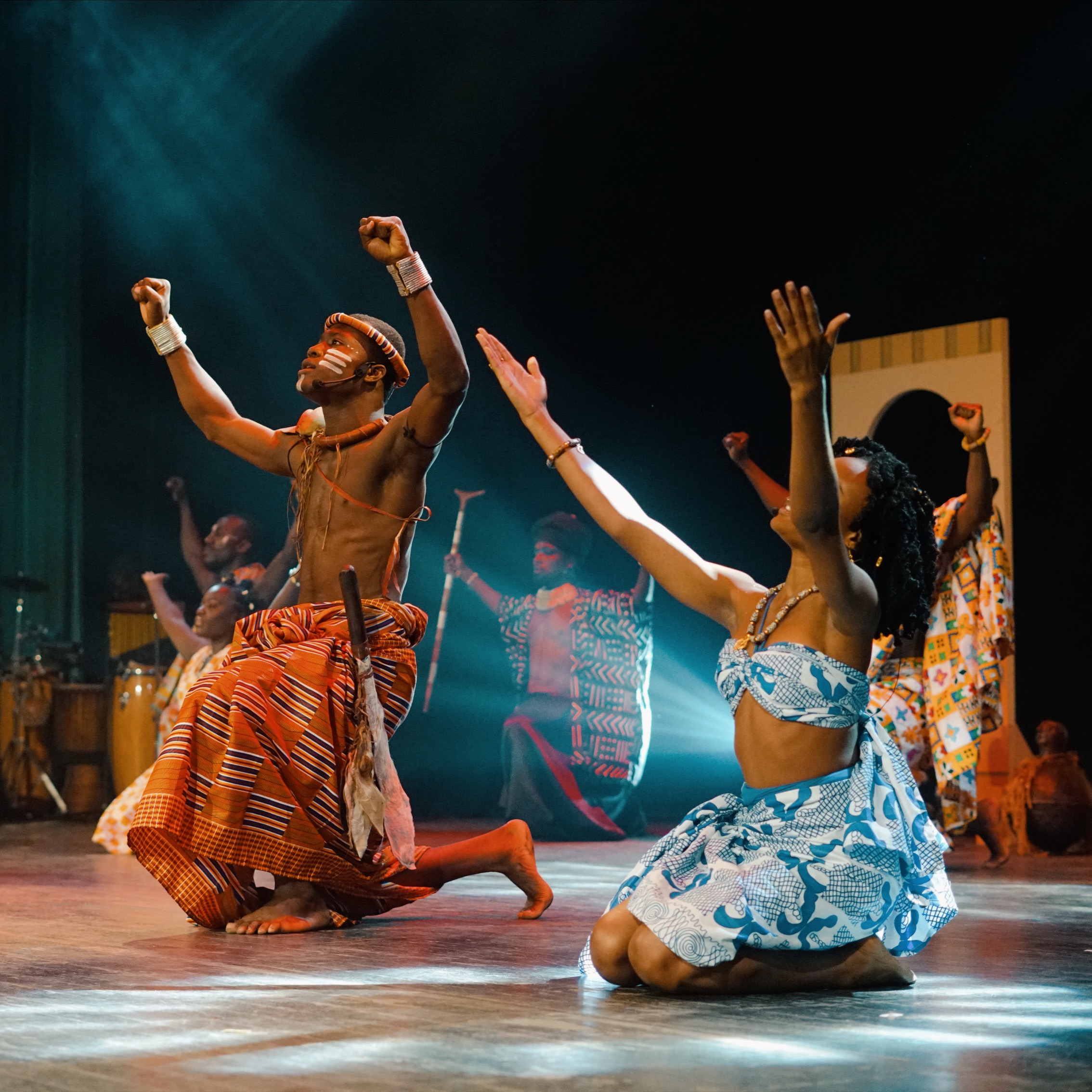 À ABIDJAN, UNE COMÉDIE MUSICALE CHANTE LES LOUANGES DE LA REINE POKOU