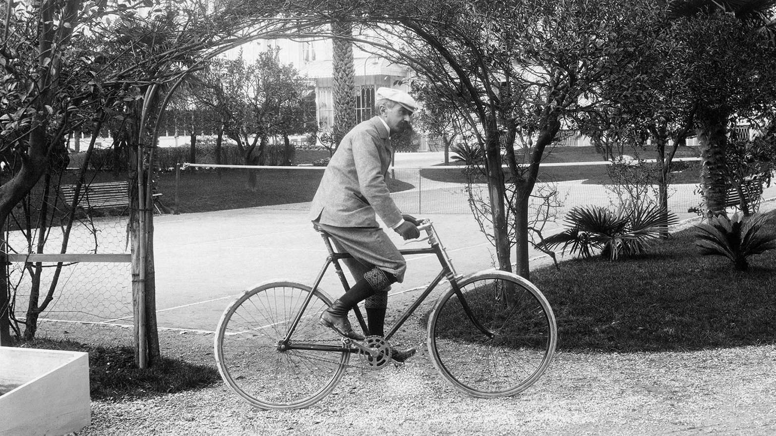 Pierre de Coubertin : Un héritage olympique sous le prisme colonial