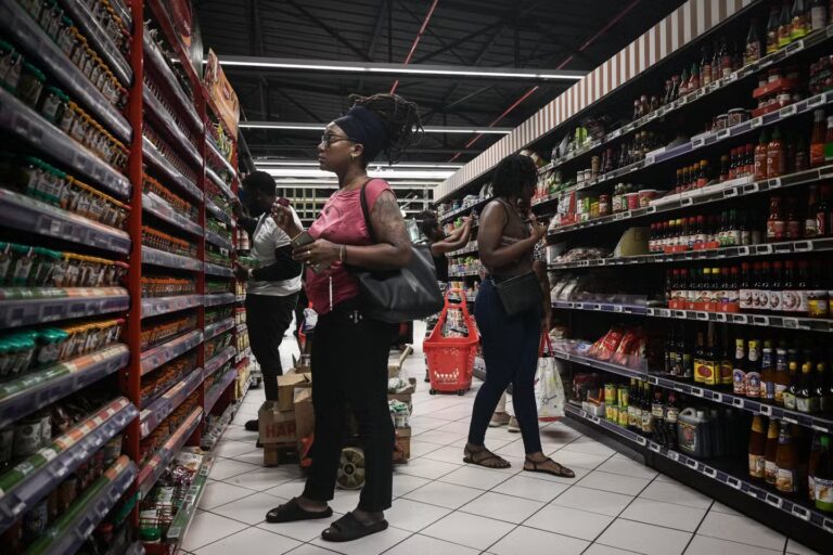 Vie chère aux Antilles : entre mobilisations sociales et héritages coloniaux