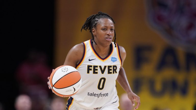 L’arène des demi-finales WNBA 2025 : enjeux et personnalités