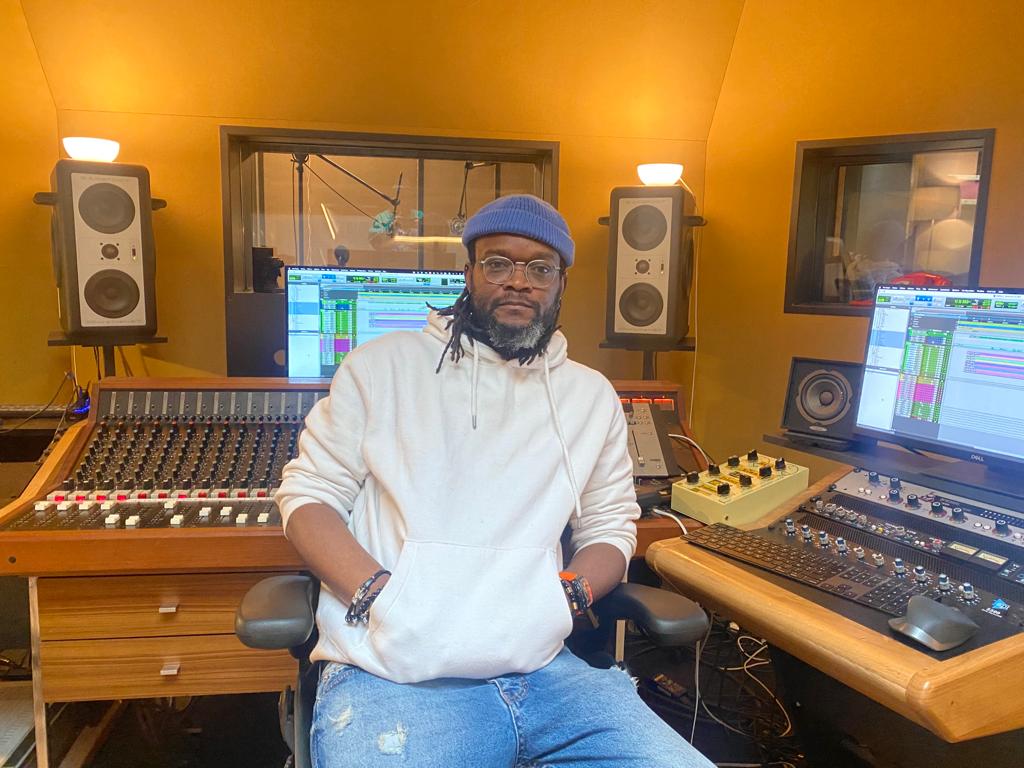 Lindanda : Pytshens Kambilo écrit enfin la guitare de la rumba congolaise