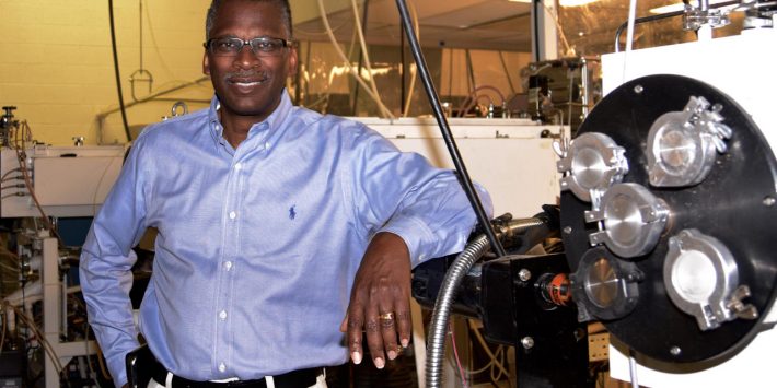 Lonnie Johnson : le génie afro-américain derrière le Super Soaker… et bien plus encore